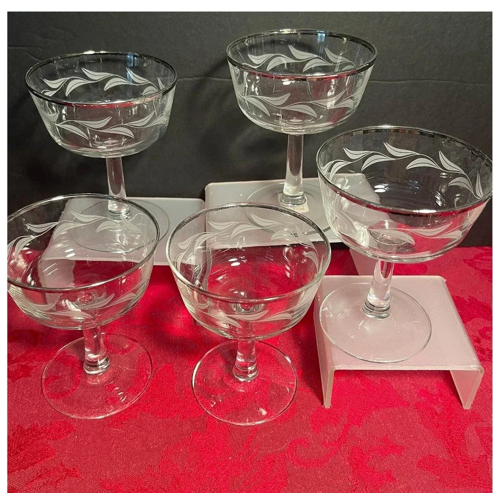 Vintage Cristal D'Arques Laurel Leaf Champagne Glasses France Set of 5 Platinum
